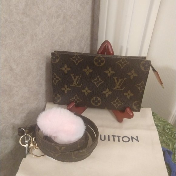 Louis Vuitton Monogram Bucket Pouch PM with Strap - Picture 1 of 14